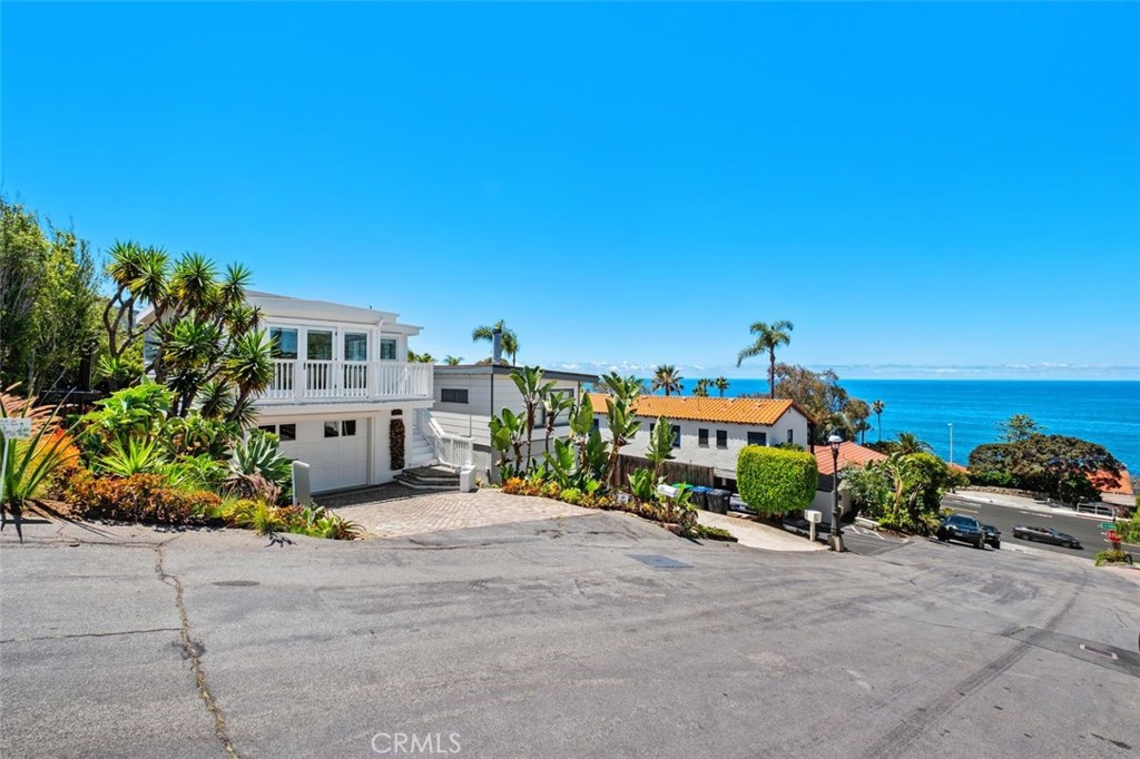 263 Upland Road Laguna Beach, CA 92651 - Photo 2 of 56 View of home from street