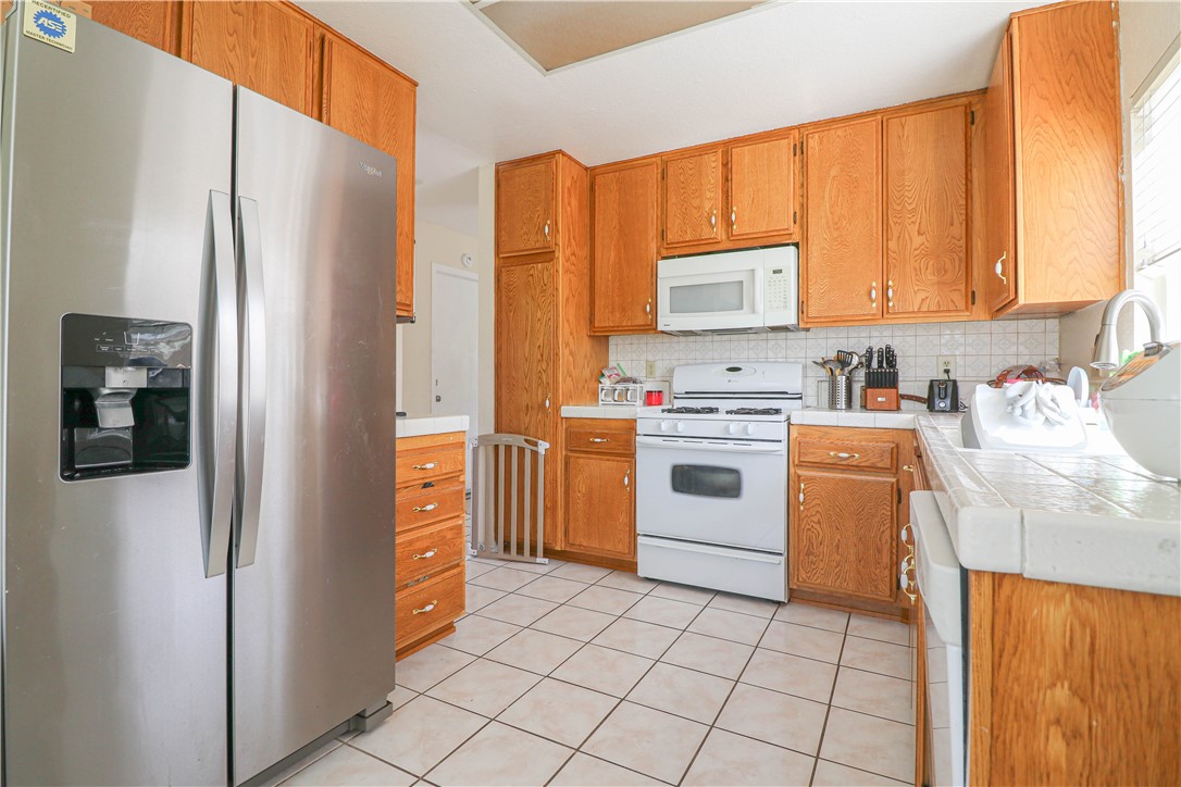 1202 West Cornell Street Rialto, CA 92376 - Photo 7 of 25