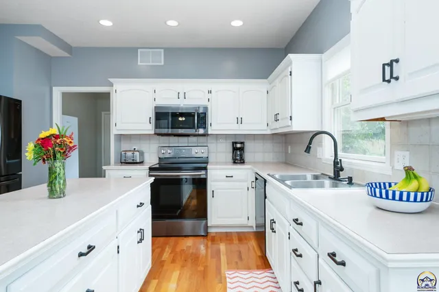 $480,000 | 1017 Stoneridge Drive, Lawrence, KS 66049