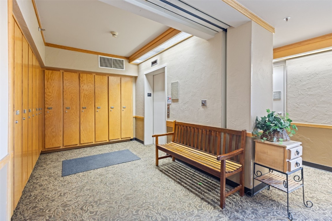 1211 West Keystone Road, Unit 2734 Keystone, CO 80435 - Photo 24 of 37 Hallway to elevator.