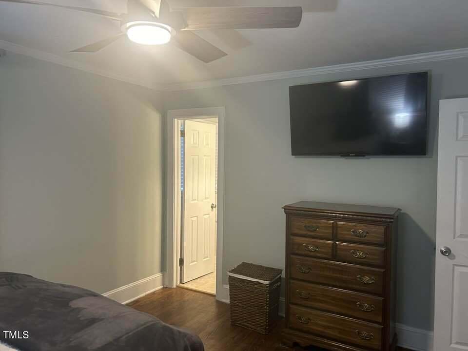 1608 Sulgrave Road Greenville, NC 27858 - Photo 21 of 31 a view of livingroom with a flat screen tv