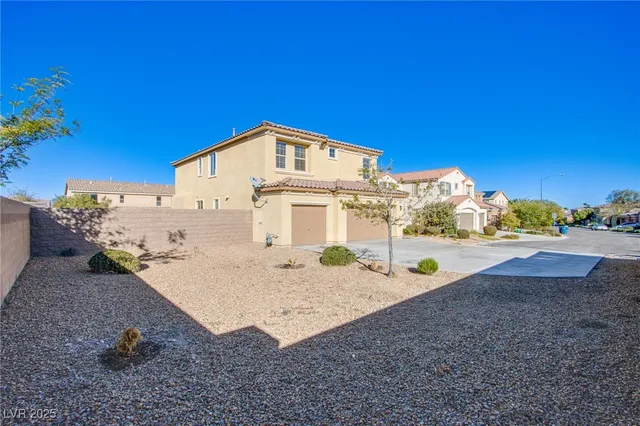 $3,850 | 7230 Estonian Place, Las Vegas, NV 89113