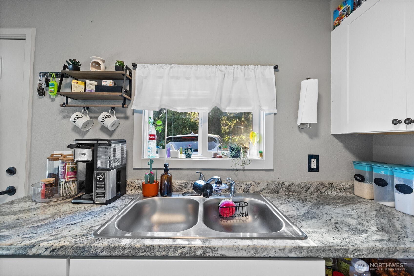 206 South Baker Street Mount Vernon, WA 98273 - Photo 14 of 31 a kitchen with sink and cabinets
