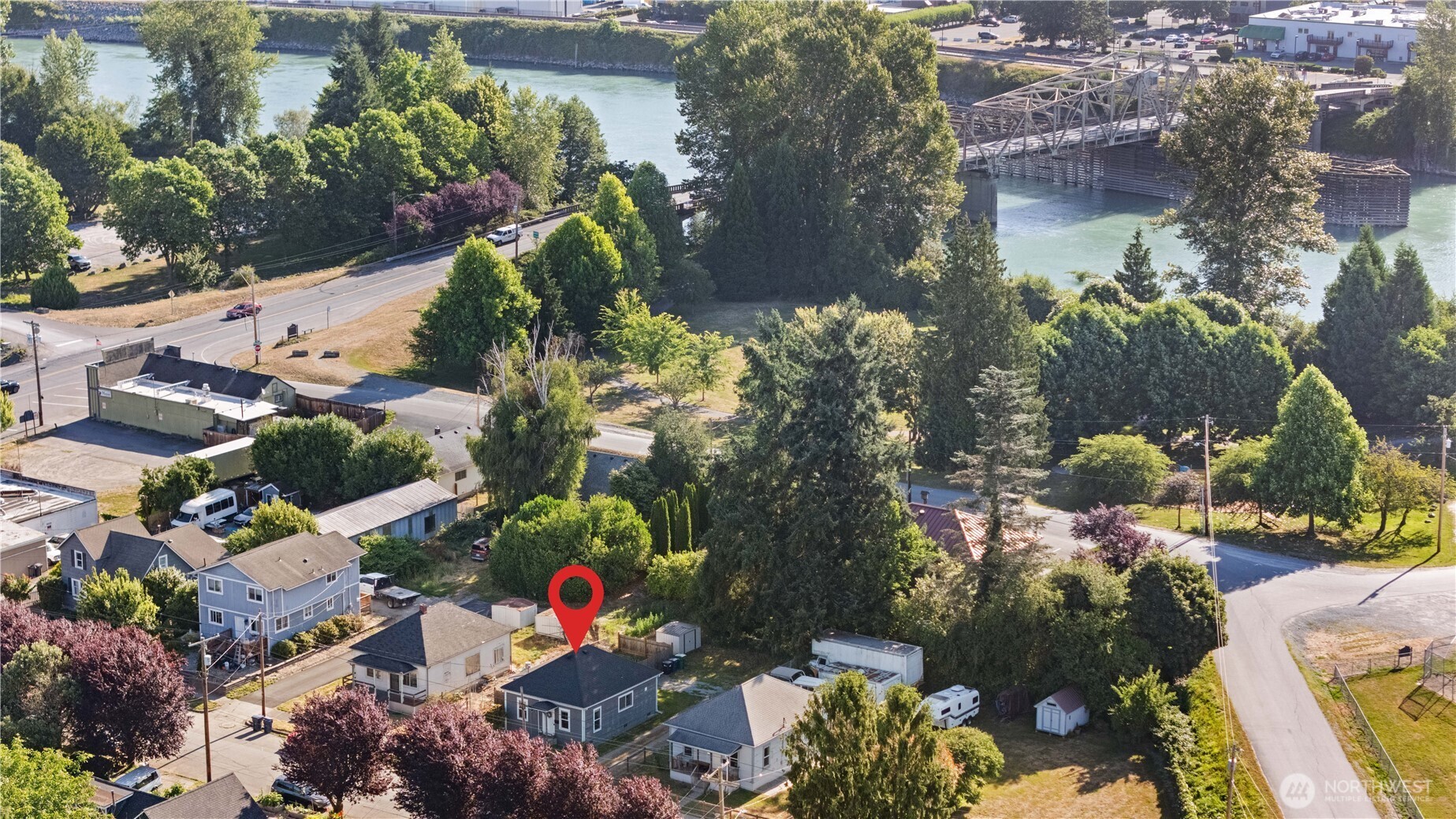 206 South Baker Street Mount Vernon, WA 98273 - Photo 30 of 31 an aerial view of a houses with yard