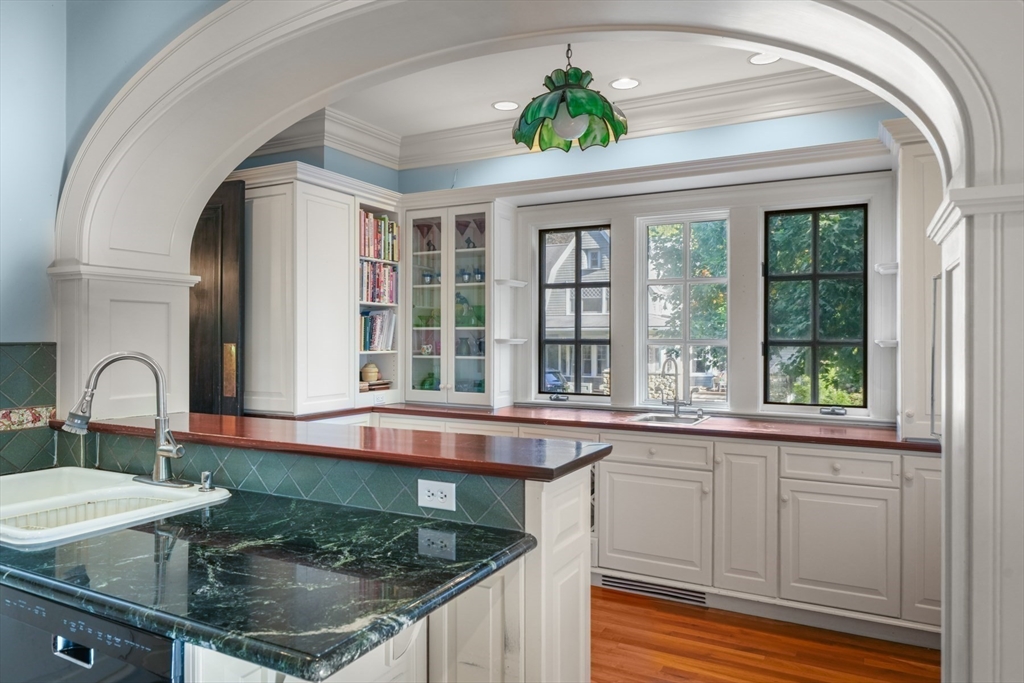 51 Abbott Road Wellesley, MA 02481 - Photo 16 of 41