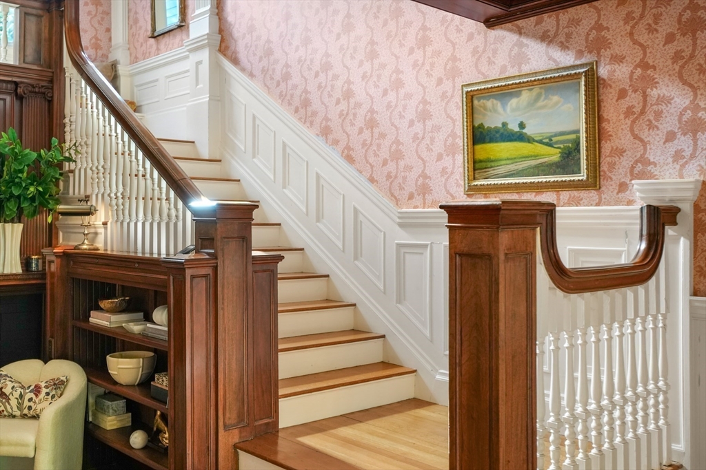 51 Abbott Road Wellesley, MA 02481 - Photo 19 of 41