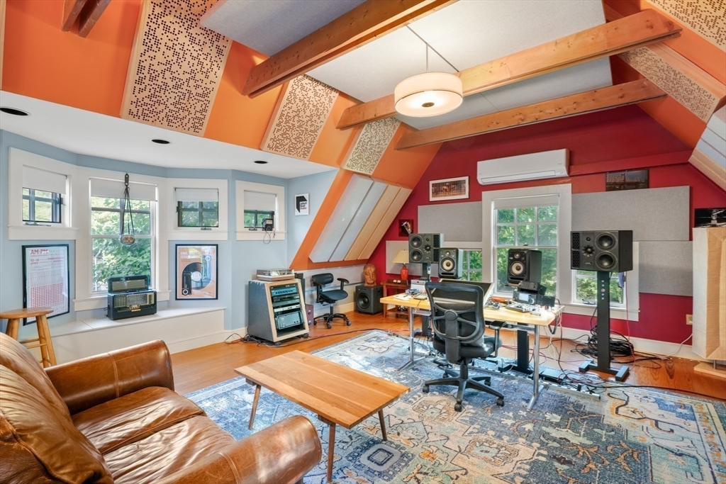 51 Abbott Road Wellesley, MA 02481 - Photo 29 of 41