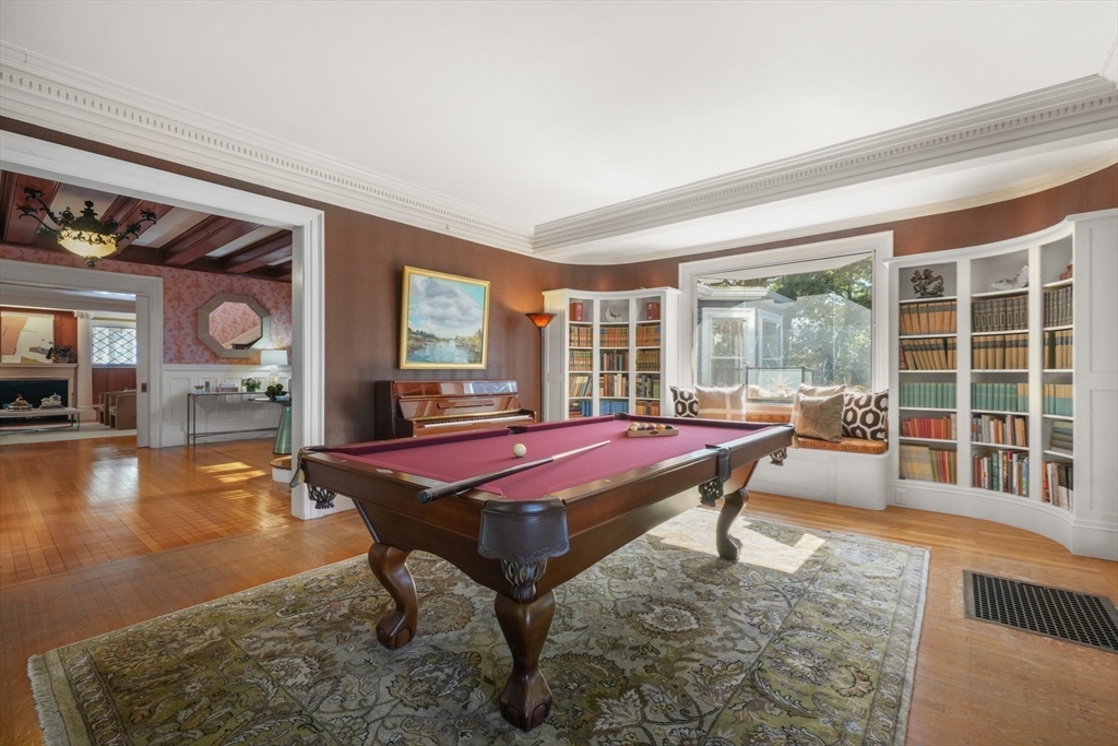 51 Abbott Road Wellesley, MA 02481 - Photo 7 of 41