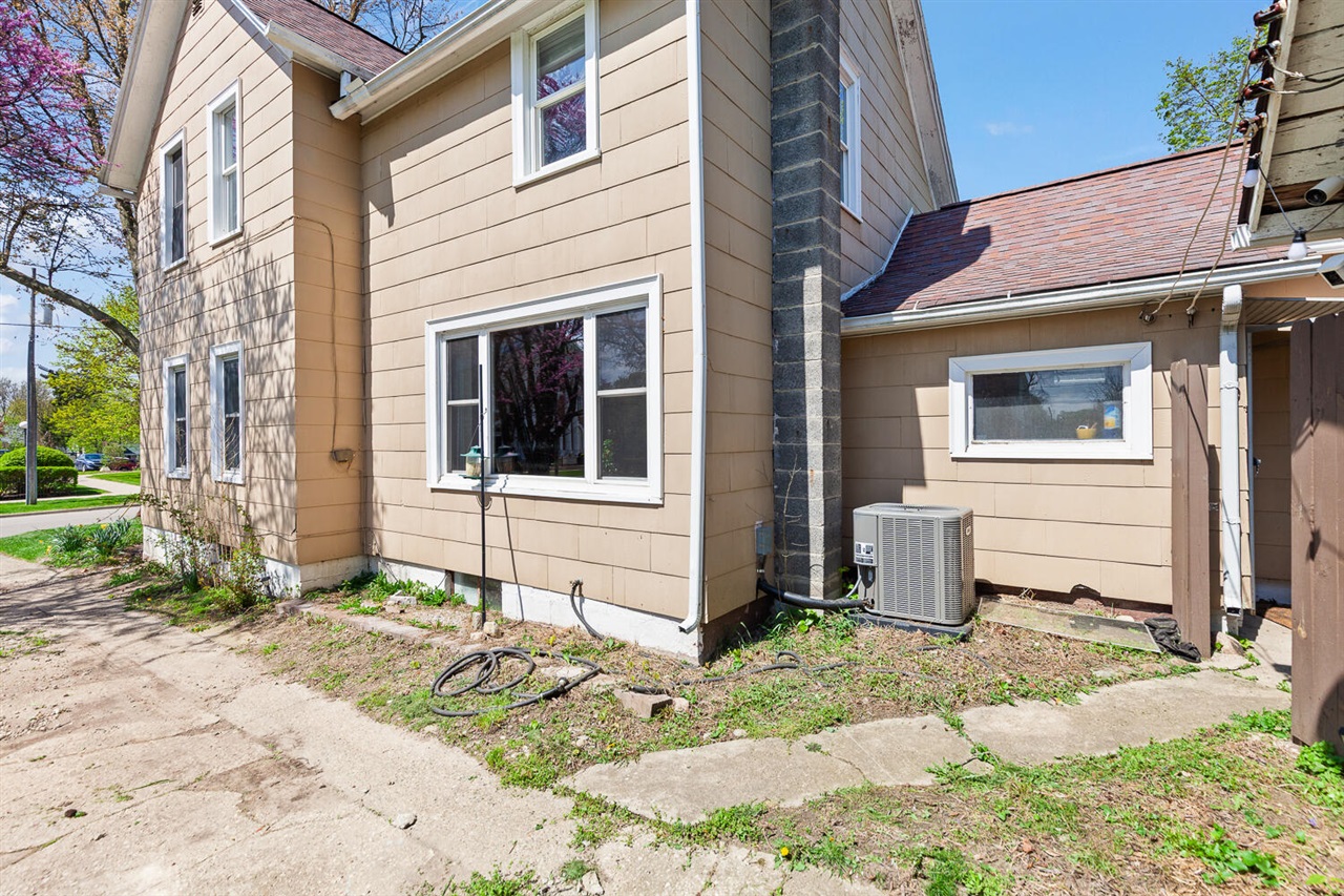 418 Ormsby Street Adrian, MI 49221 - Photo 35 of 49
