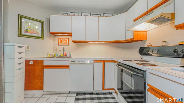 $239,995 | 75 Washington Avenue, Unit 2105, Hamden, CT 06518