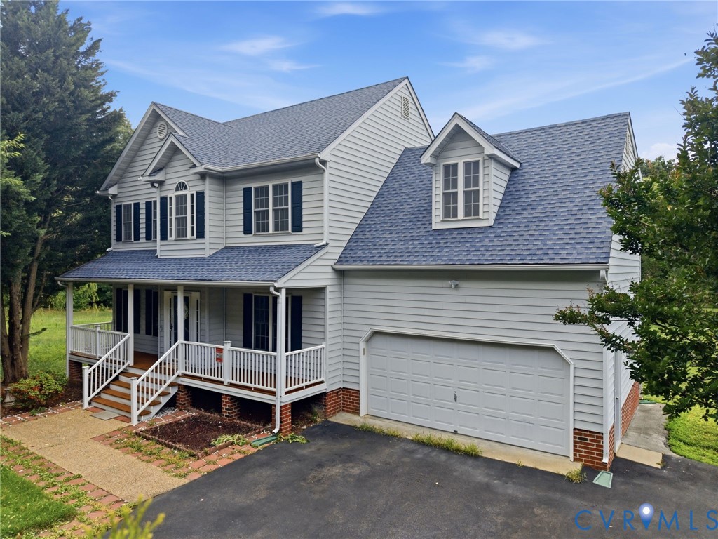 4180 Innesbrook Road Glen Allen, VA 23060 - Photo 3 of 54 Traditional colonial-style home featuring light gr