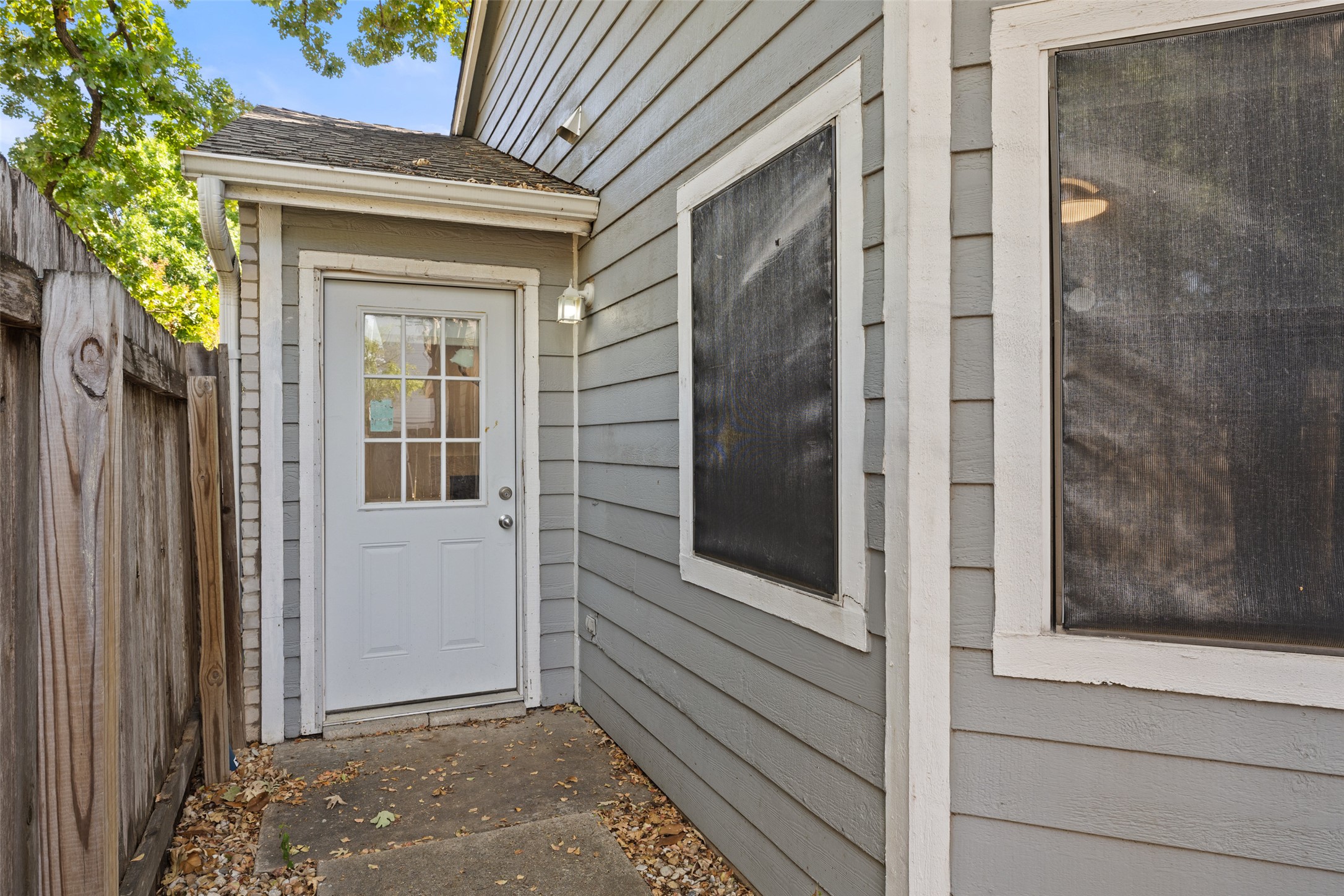 2001 Parker Lane, Unit 101 Austin, TX 78741 - Photo 26 of 33 a view of front door of house