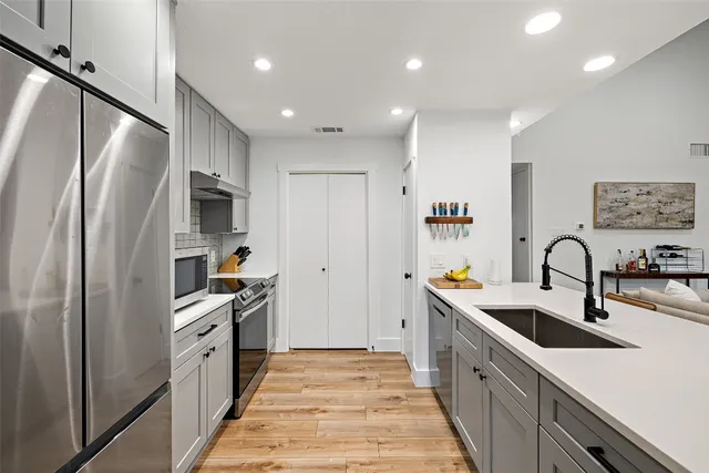 $325,000 | 2001 Parker Lane, Unit 101, Austin, TX 78741