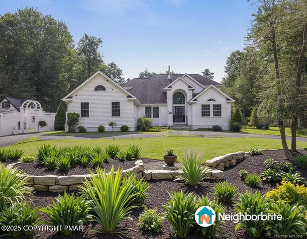 $550,000 | 343 High Country Drive, Blakeslee, PA 18610