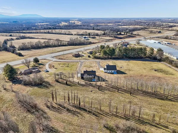 $549,900 | 2253 County House Road, Smithville, TN 37166