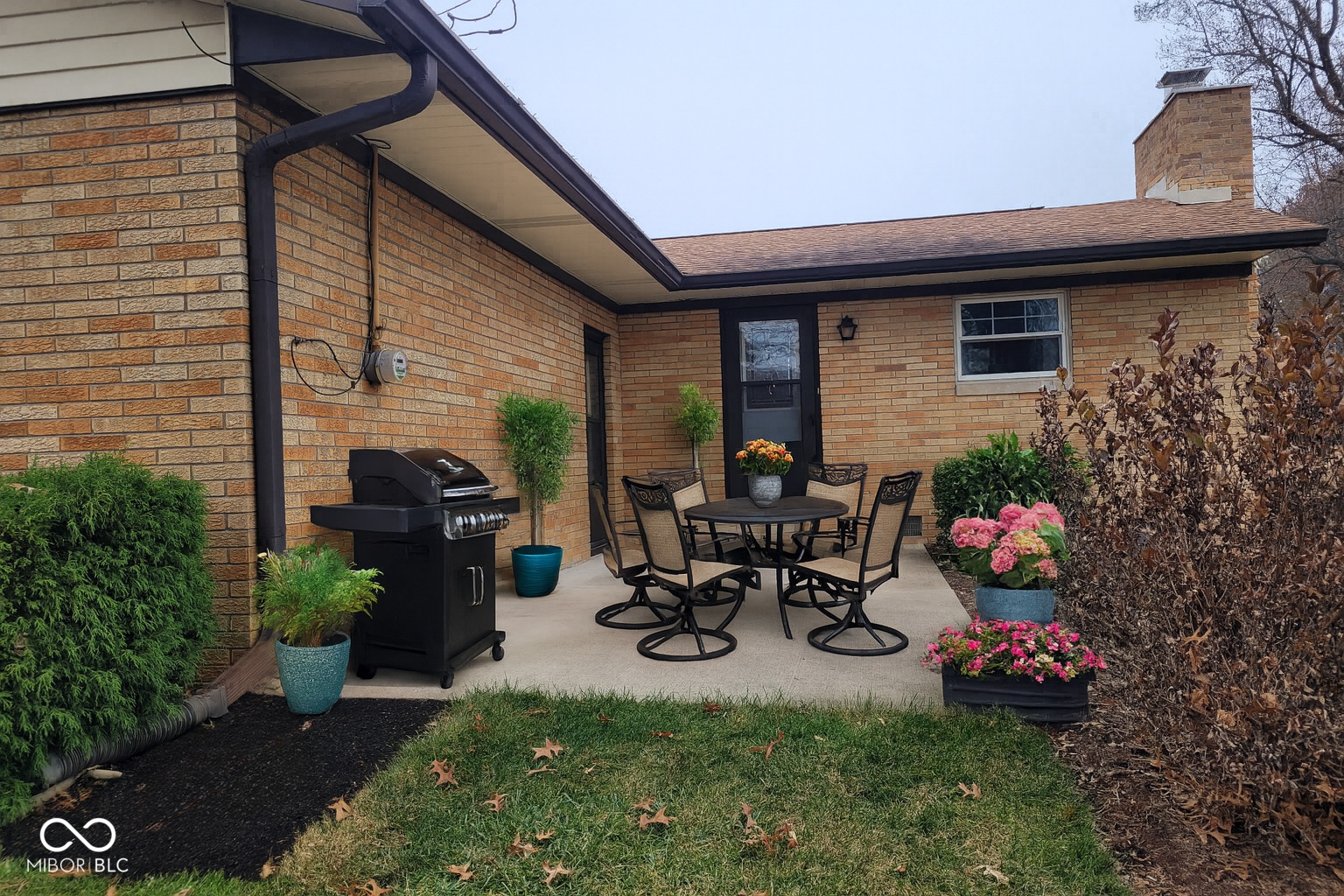 6335 South Keystone Avenue Indianapolis, IN 46227 - Photo 2 of 37