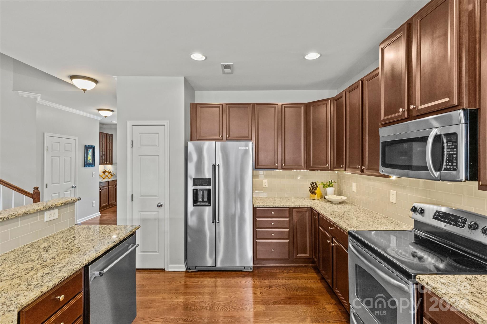 6204 Rockefeller Lane Charlotte, NC 28210 - Photo 10 of 41 Gallery Image 10
