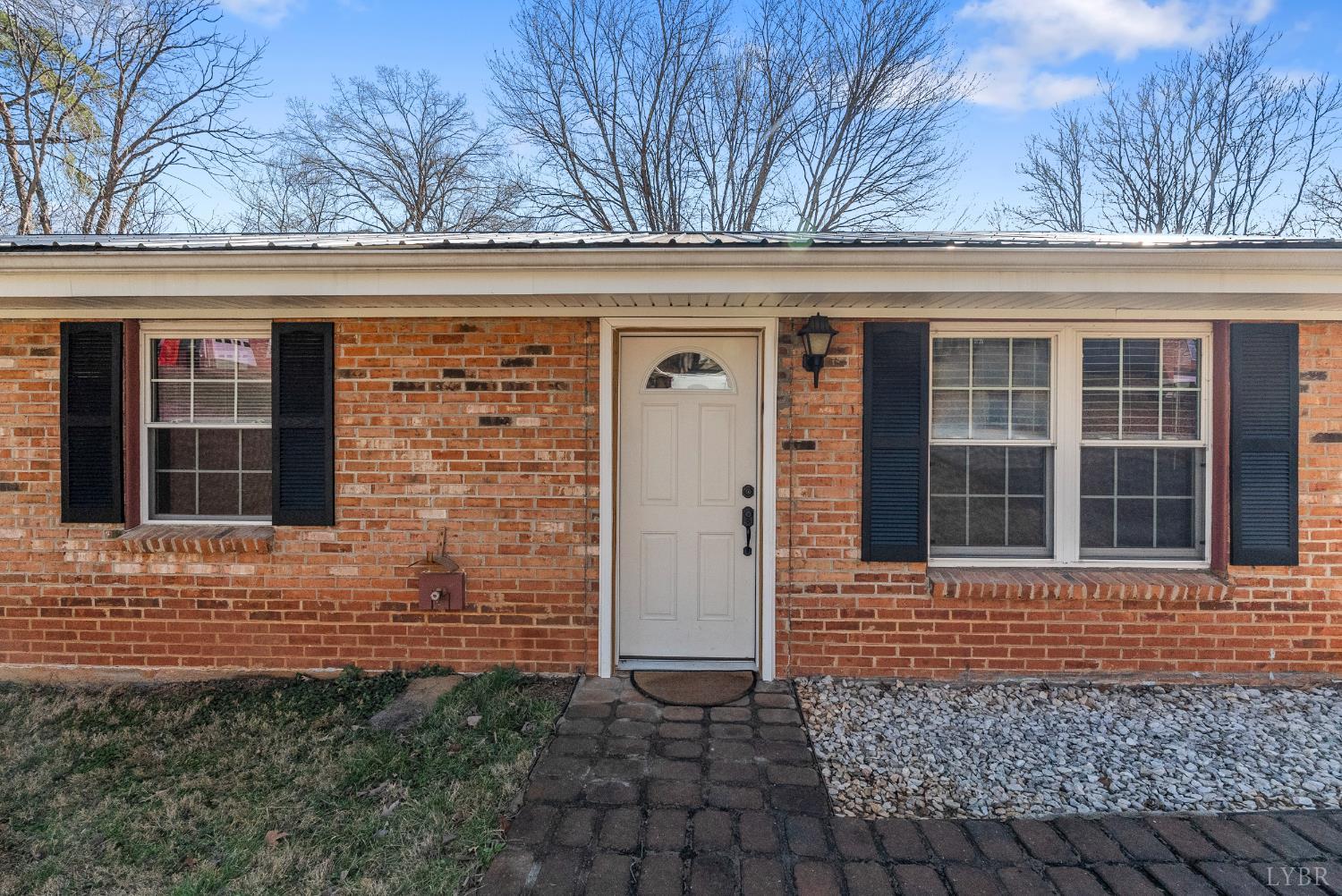 119 Dogwood Street Amherst, VA 24521 - Photo 2 of 37 a front view of a house with a large window