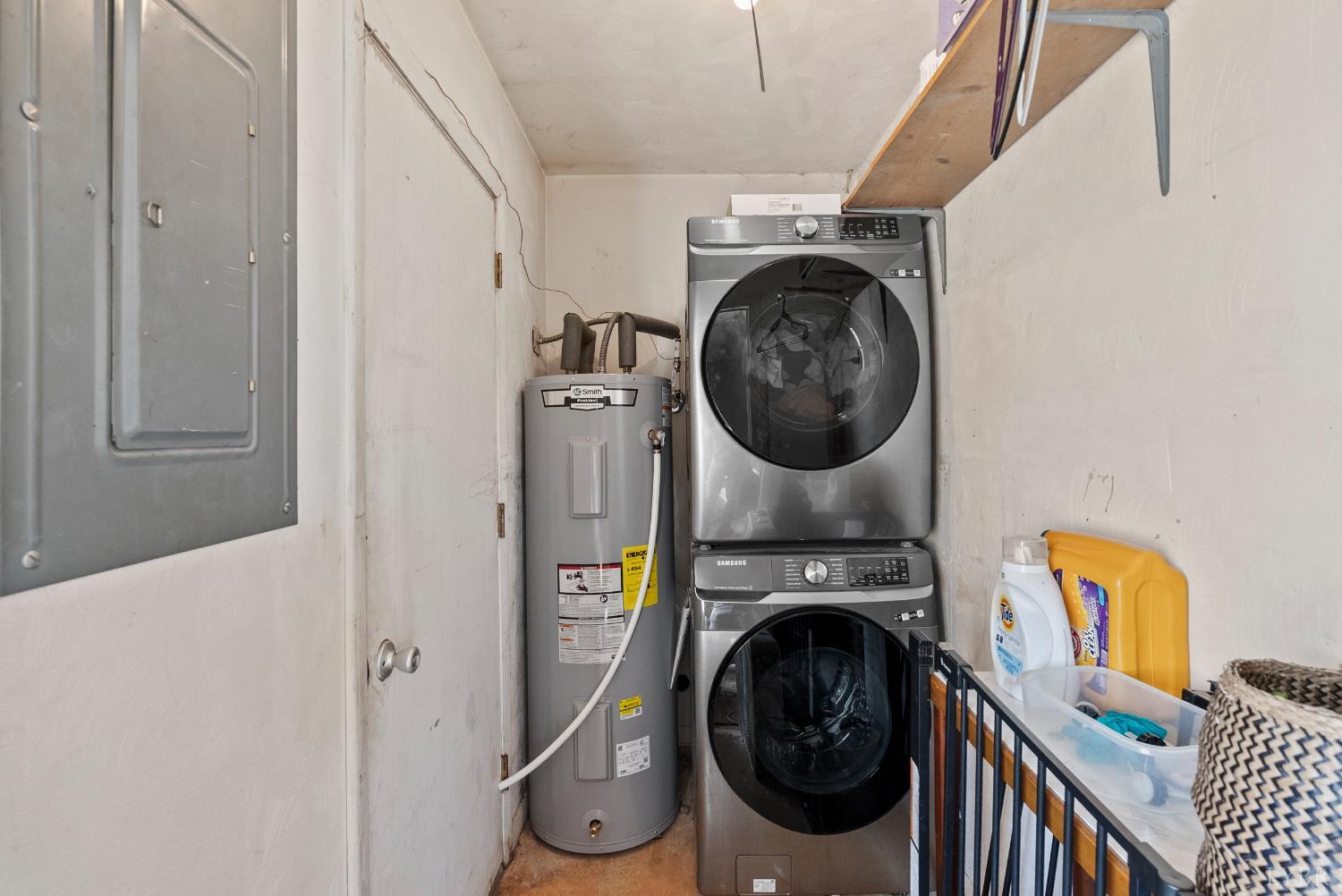 119 Dogwood Street Amherst, VA 24521 - Photo 24 of 37 a utility room with dryer and washer