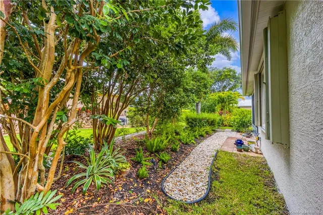$475,000 | 583 Northwest Cherry Oak Drive, Jensen Beach, FL 34957