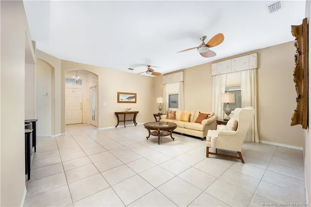 $475,000 | 583 Northwest Cherry Oak Drive, Jensen Beach, FL 34957
