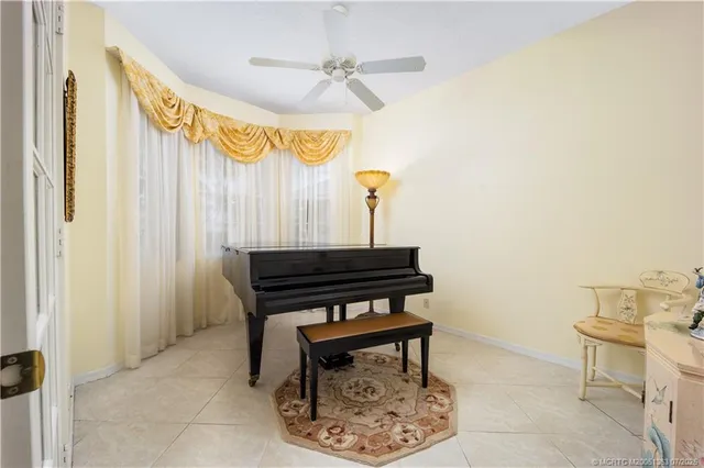 $475,000 | 583 Northwest Cherry Oak Drive, Jensen Beach, FL 34957