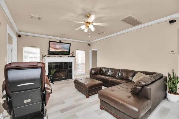 $398,900 | 2543 Acadiana Lane, Seabrook, TX 77586