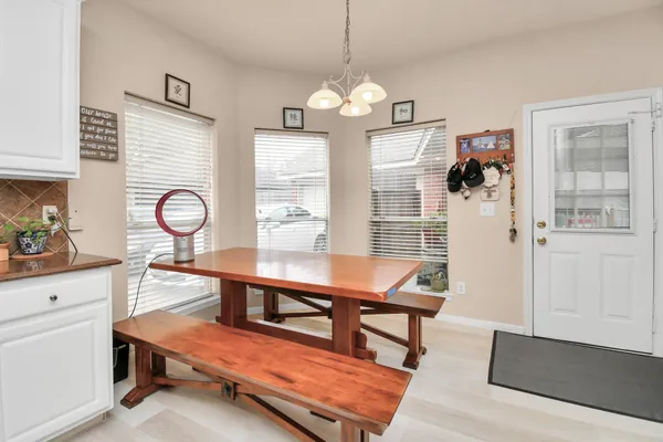 $398,900 | 2543 Acadiana Lane, Seabrook, TX 77586