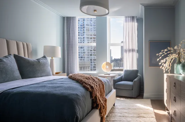 $3,400,000 | 435 North Michigan Avenue, Unit 1703, Chicago, IL 60611