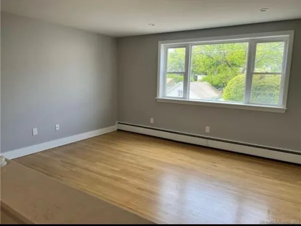 $2,400 | 7 Dale Street, Unit 2R, Stamford, CT 06902