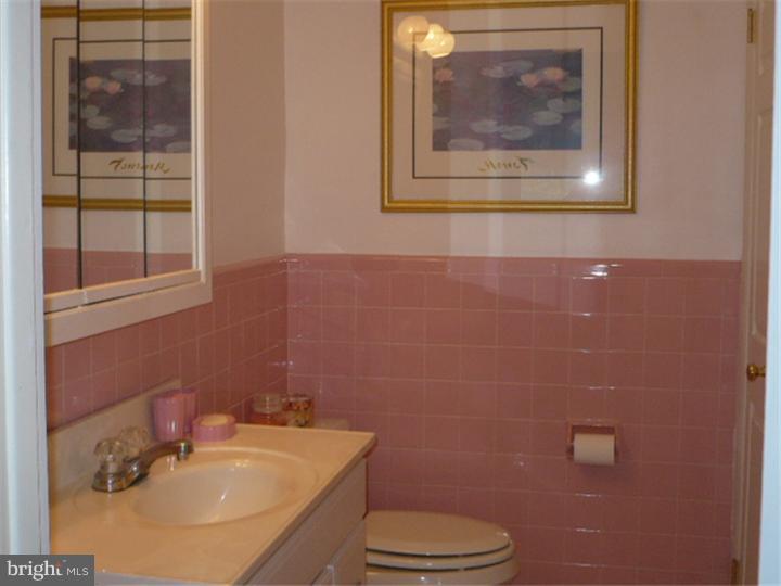 669 Cheyney Road Springfield, PA 19064 - Photo 11 of 13 Bathroom