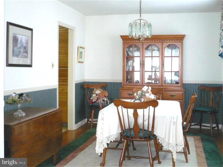669 Cheyney Road Springfield, PA 19064 - Photo 3 of 13 Dining Room