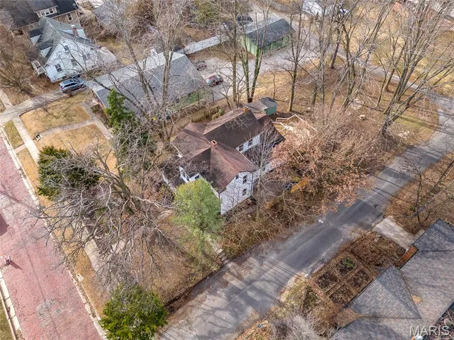 $350,000 | 215 Clay Street, Edwardsville, IL 62025