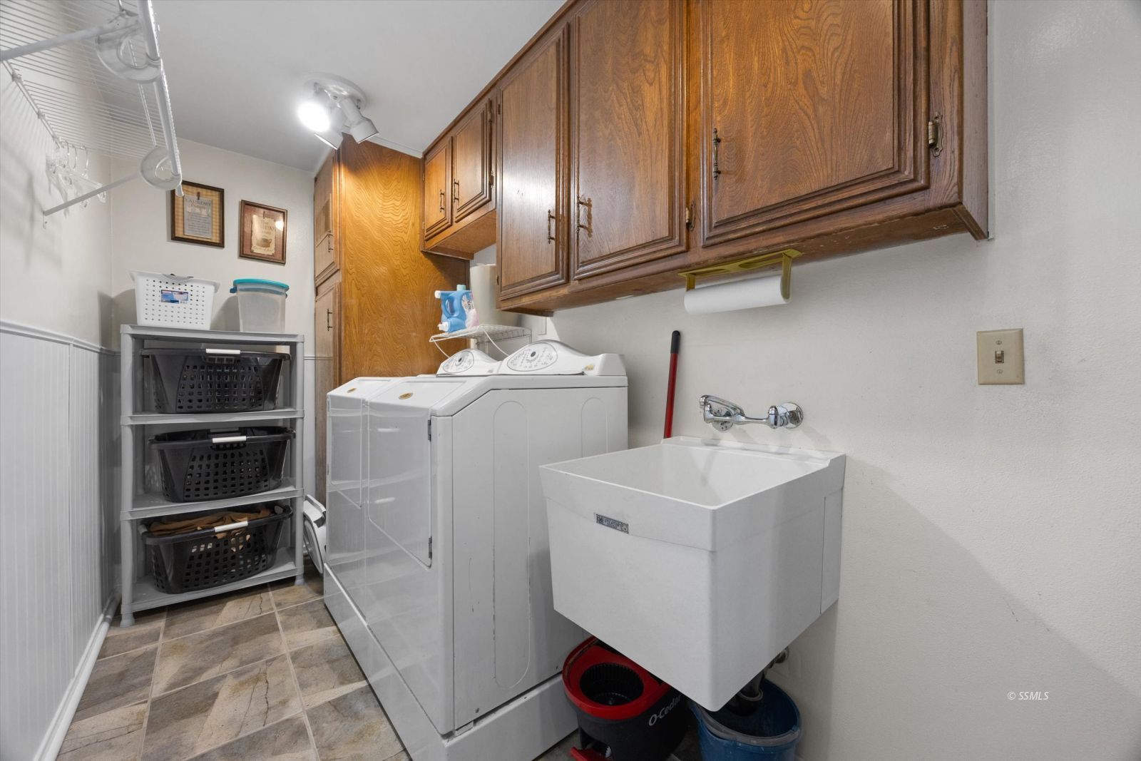736 Fendrick Circle Ridgecrest, CA 93555 - Photo 42 of 49 a utility room with closet dryer and washer