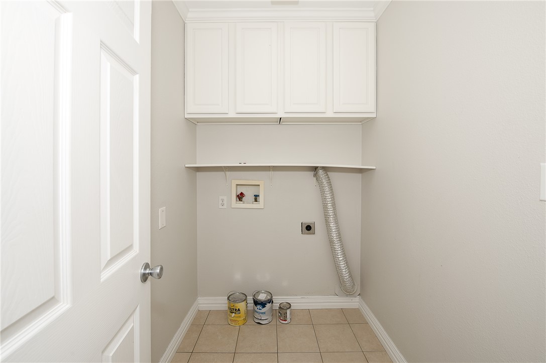 709 Inwood Drive Bryan, TX 77802 - Photo 13 of 23 Laundry Room