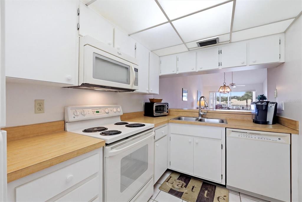 444 Cerromar Road, Unit 298 Venice, FL 34293 - Photo 13 of 47