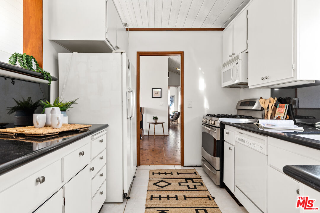 4450 Alla Road Los Angeles, CA 90066 - Photo 20 of 46