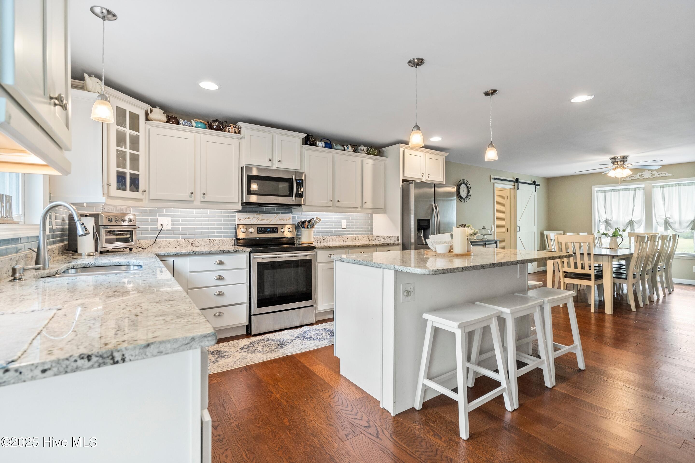 151 Olde Point Road Hampstead, NC 28443 - Photo 7 of 31 kitchen