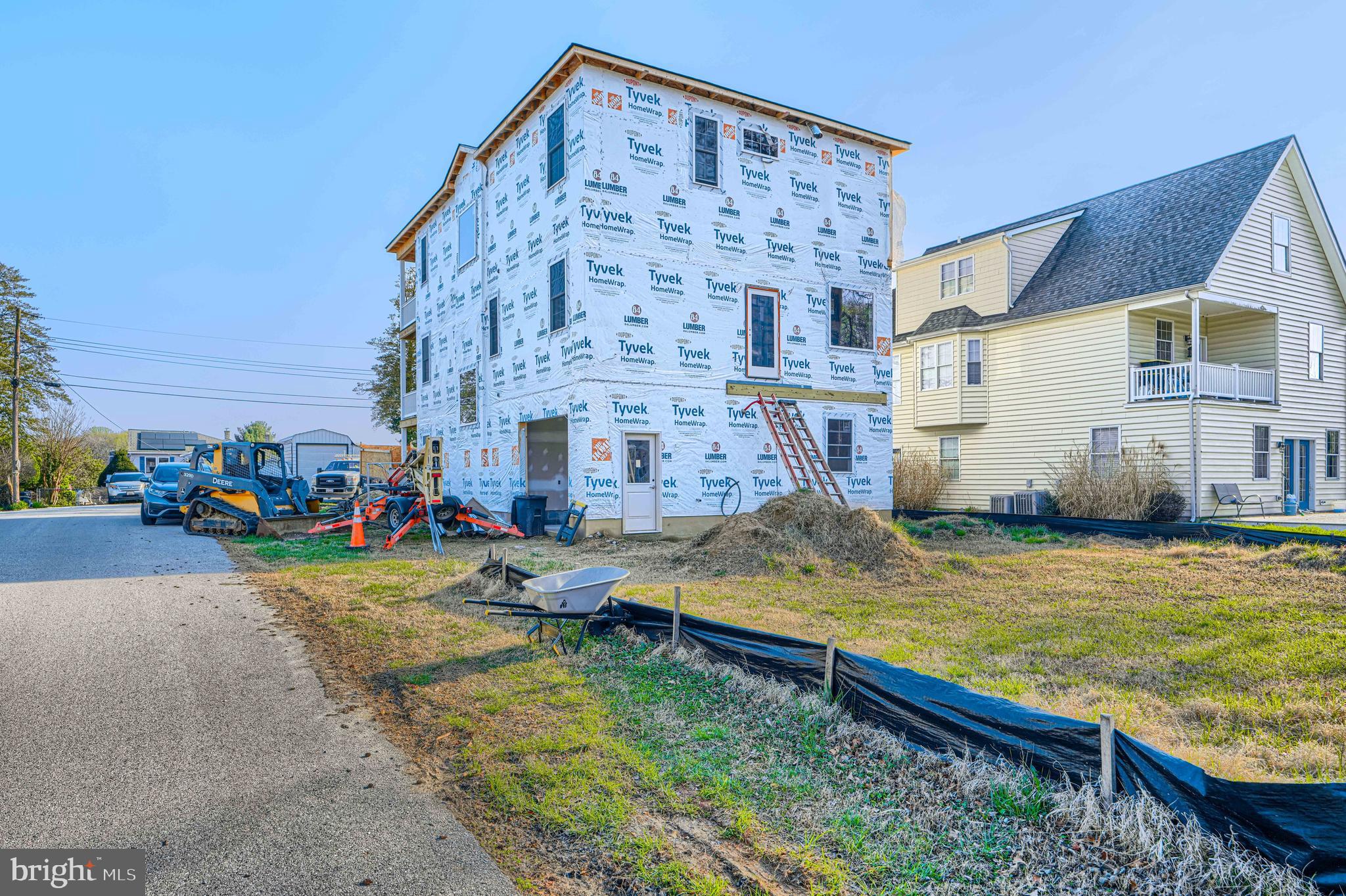 918 Sue Grove Road Essex, MD 21221 - Photo 18 of 19 a swimming pool view with a outdoor seating