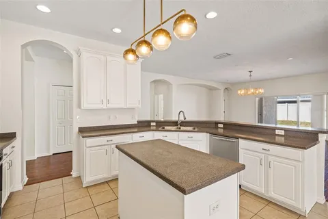 $360,000 | 518 York Dale Drive, Ruskin, FL 33570