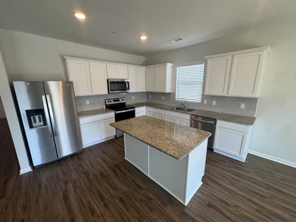 $2,700 | 710 Samuel Lee Lane, Murfreesboro, TN 37127