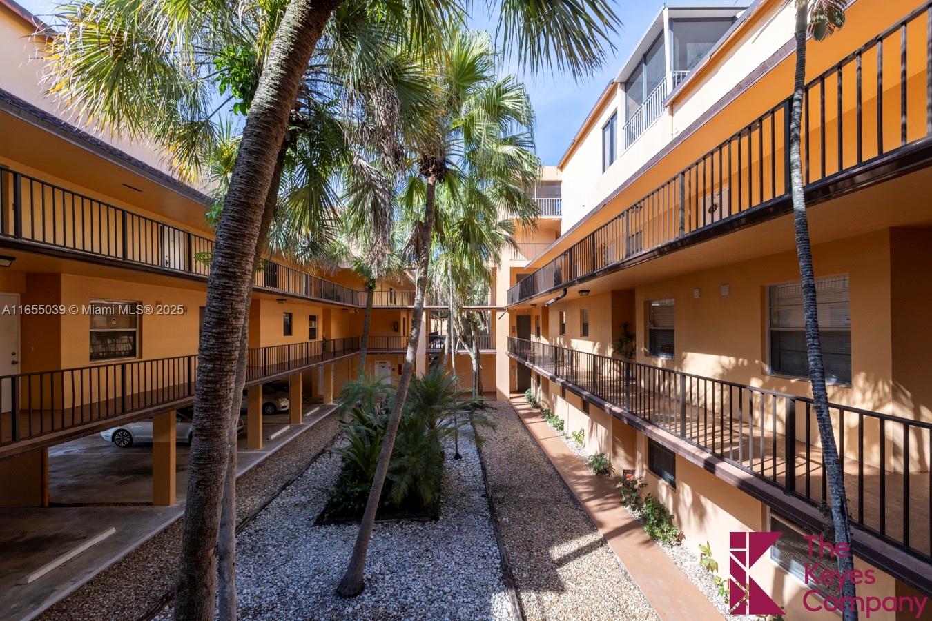 400 Commodore Drive, Unit 217 Plantation, FL 33325 - Photo 2 of 24