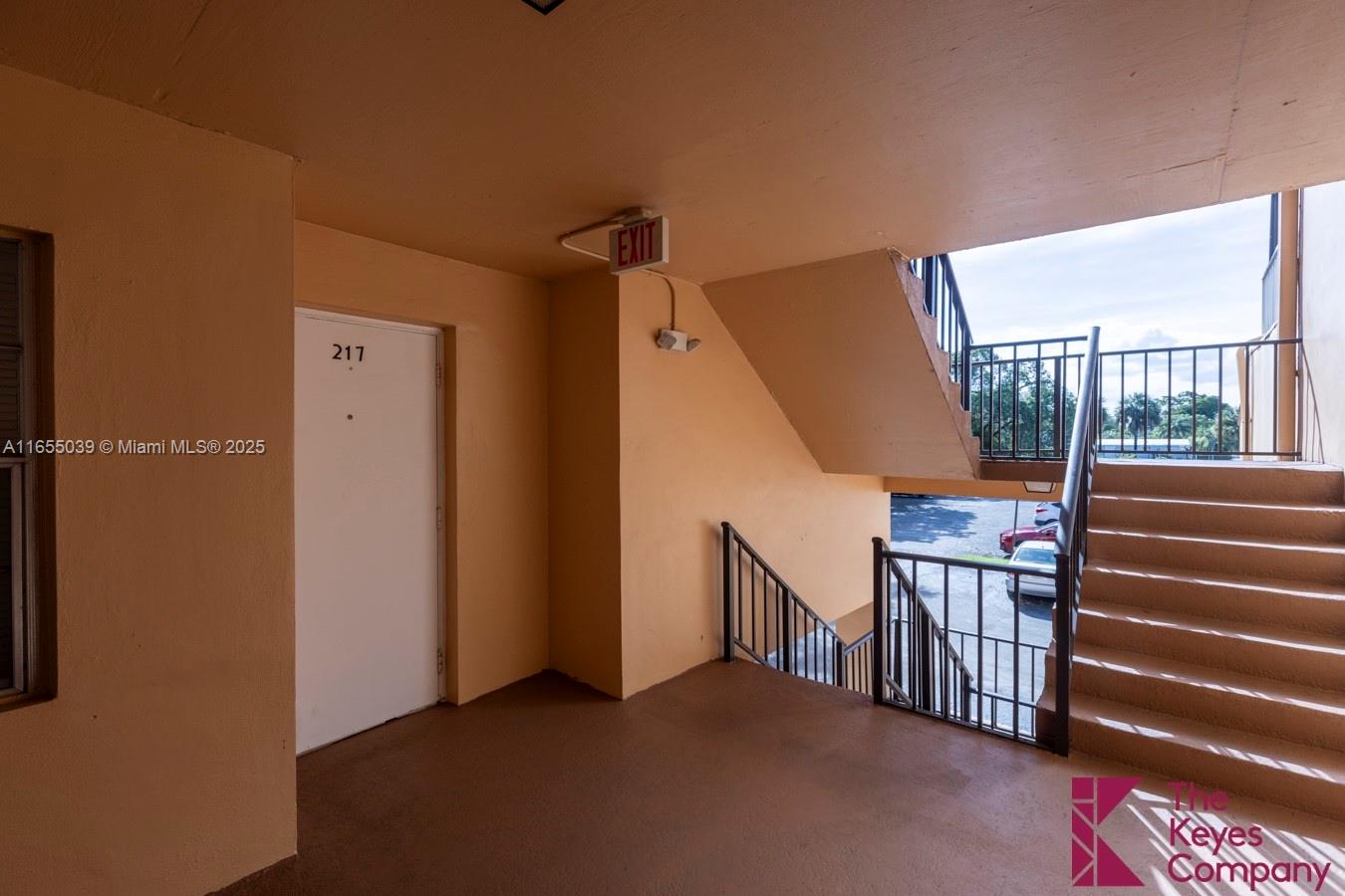 400 Commodore Drive, Unit 217 Plantation, FL 33325 - Photo 3 of 24