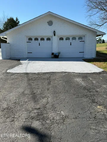 $649,900 | 136 McClellan Road, Madisonville, TN 37354