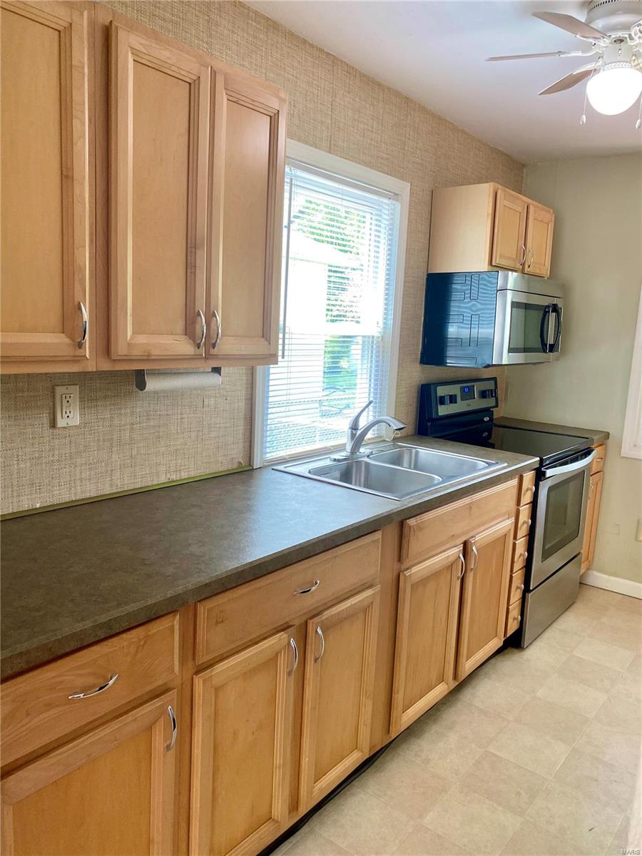 4341 Ashby Road St. Ann, MO 63074 - Photo 5 of 22 Gallery Image 5