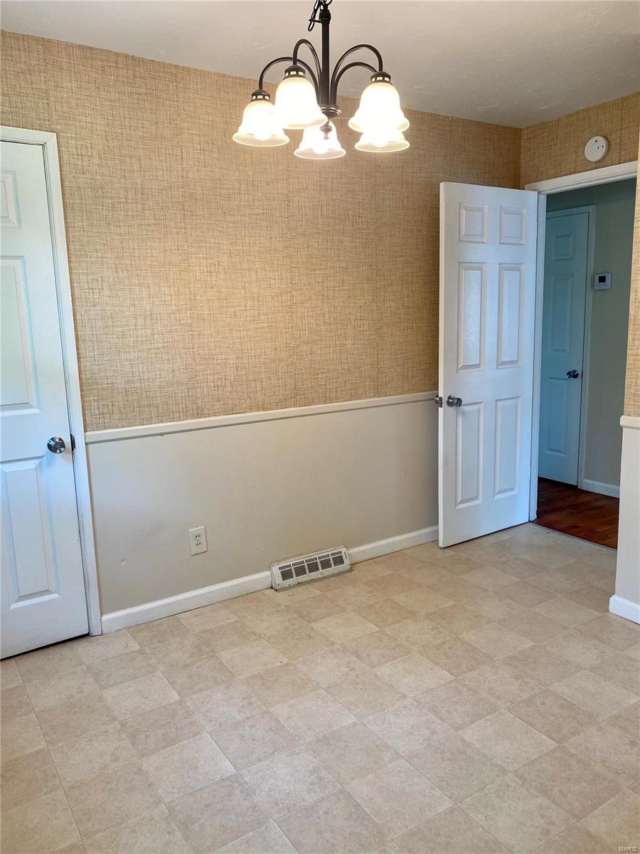 4341 Ashby Road St. Ann, MO 63074 - Photo 10 of 22 Gallery Image 10