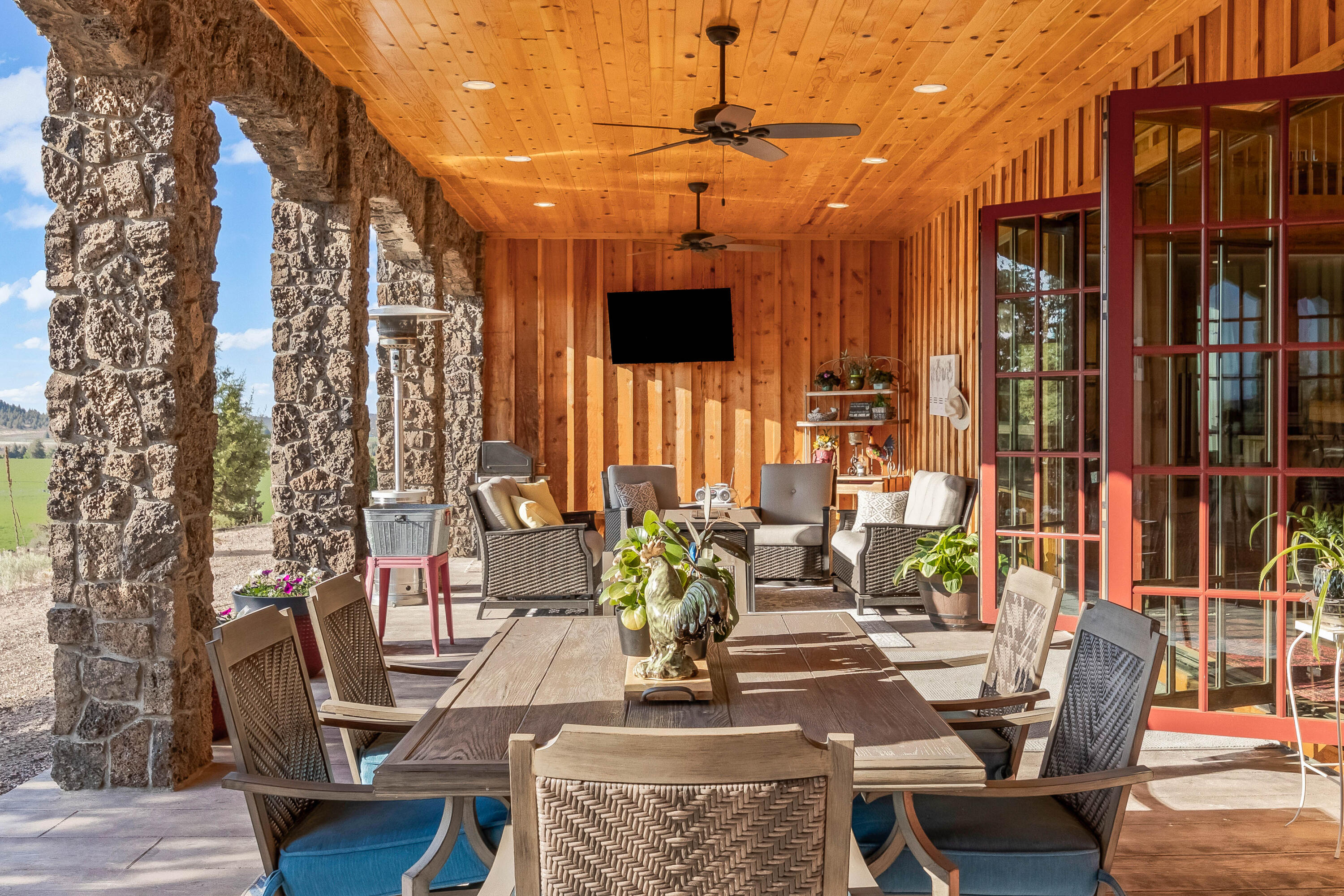 70030 Northwest Hunt Road Sisters, OR 97759 - Photo 12 of 55 a view of balcony and patio