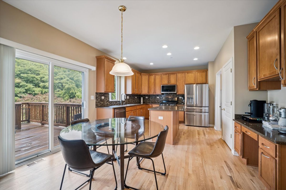 2 Springbrook Court Streamwood, IL 60107 - Photo 8 of 38
