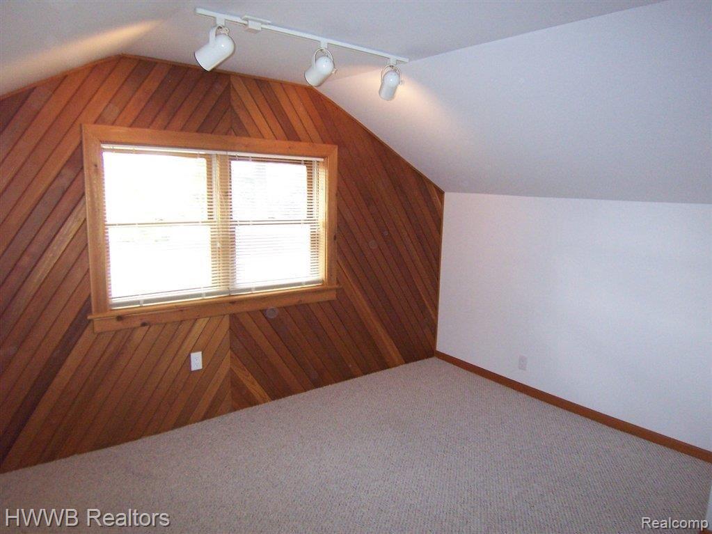 120 West Wattles Road Troy, MI 48098 - Photo 19 of 26 100_2393.jpg