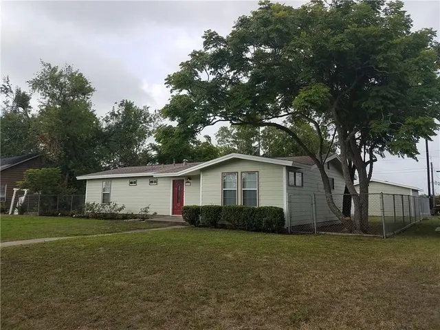 $1,600 | 2653 Oklahoma Avenue, Ingleside, TX 78362